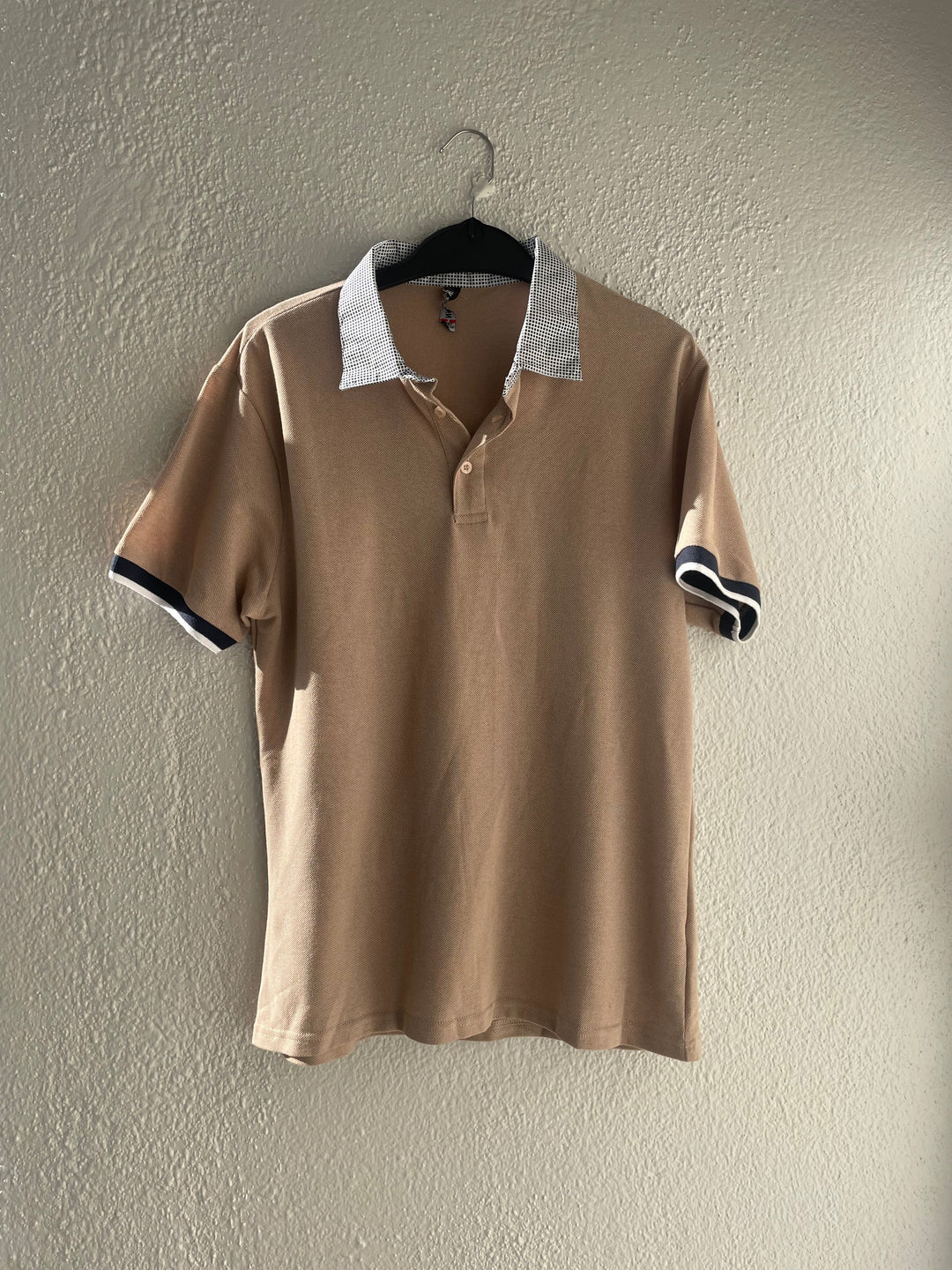 Image of Beige Golfer with feature collar 