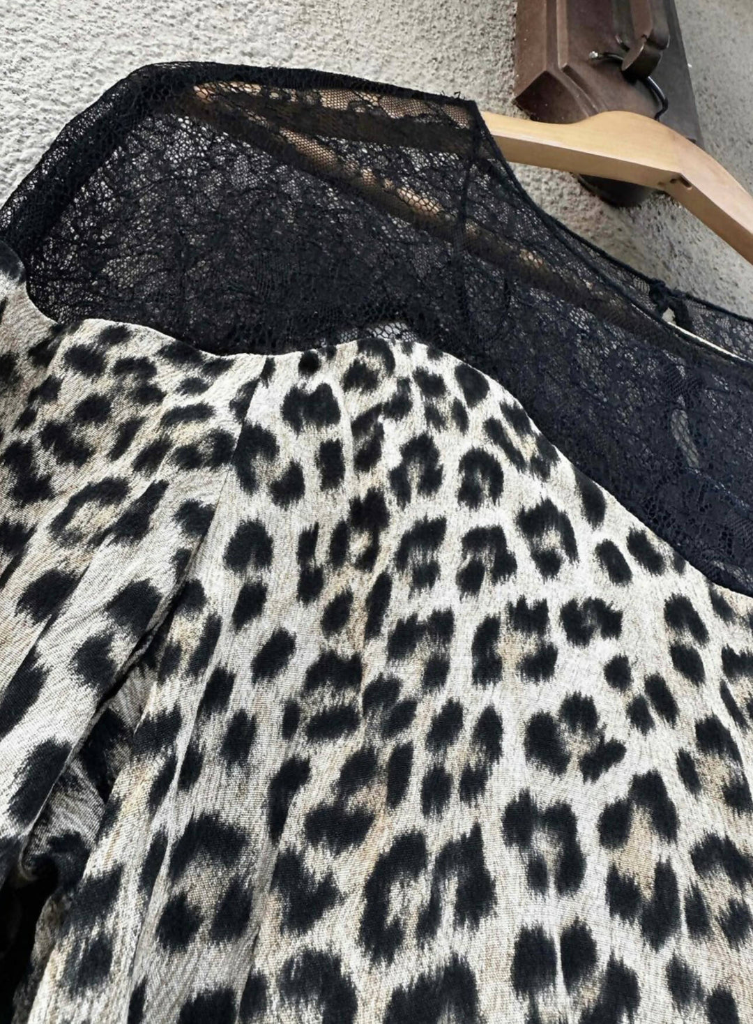 Image of Zara Leopard Print Lace Detail Top