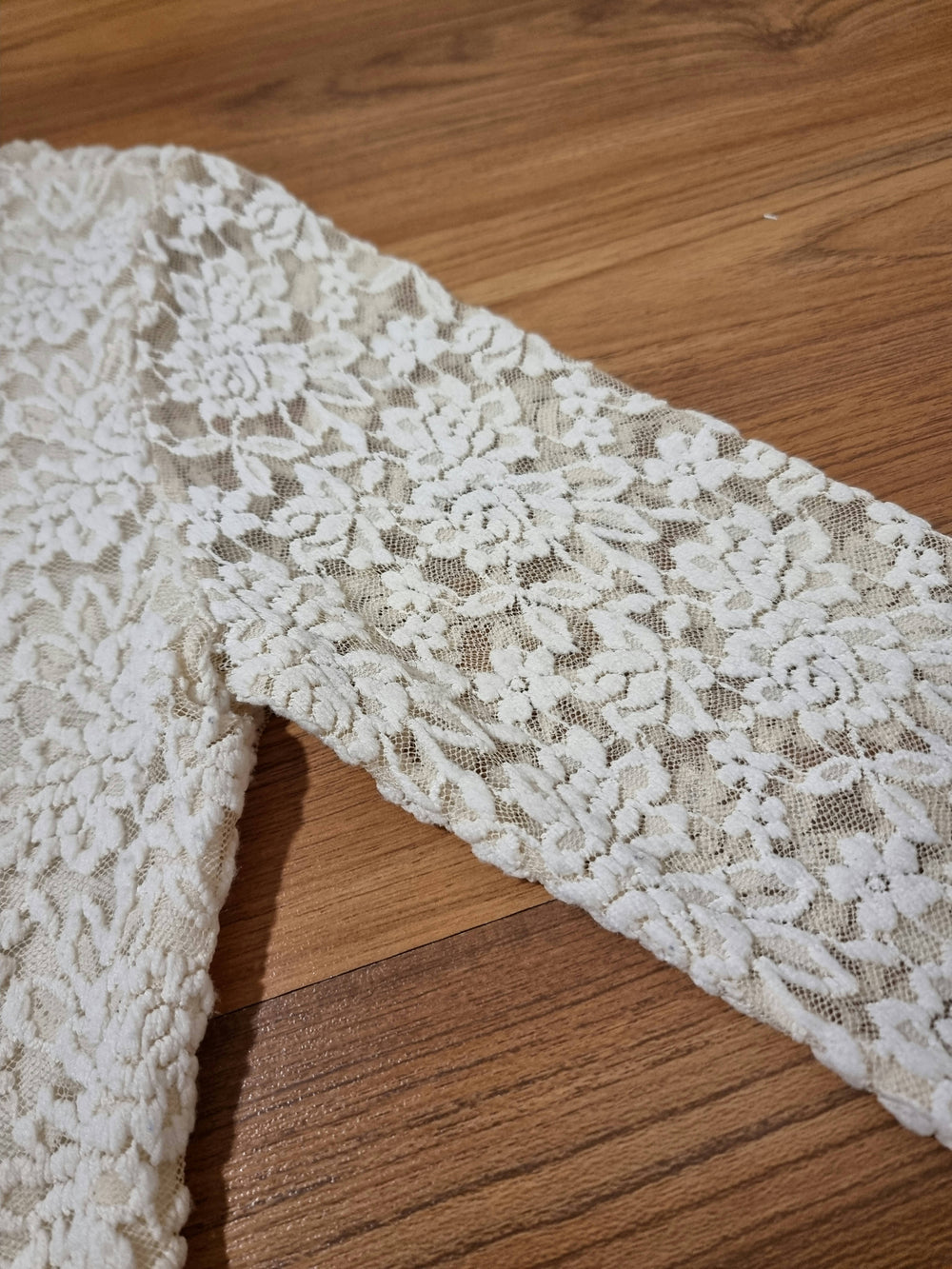 Image of Cream Floral Lace Long Sleeve (Size S)