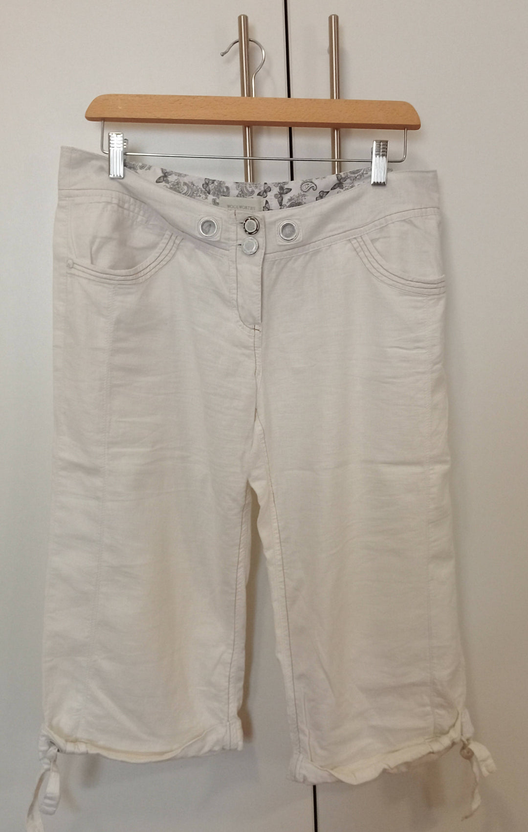 Image of Woolworths White 3/4 Pants