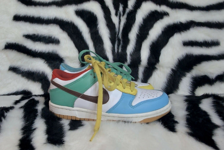 Dunks Side 1
