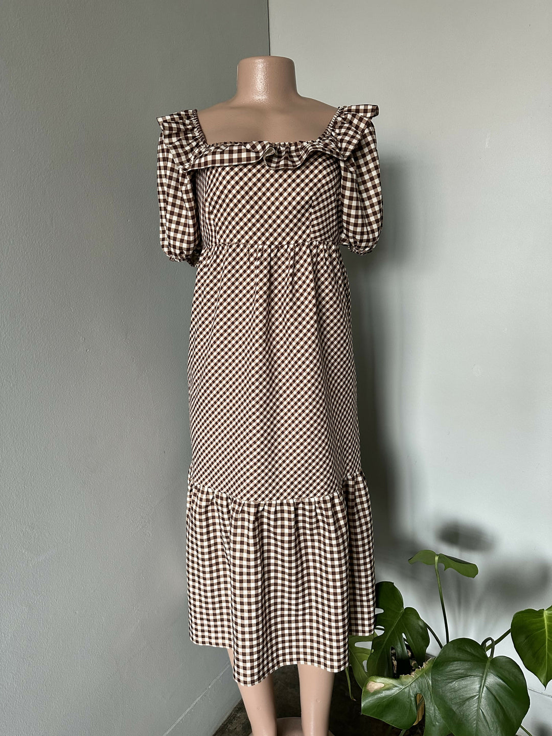 Miss Selfridge Brown Gingham Tie Backless Dress WISI-Oi Miss Selfridge Brown Gingham Tie Backless Dress WISI-Oi