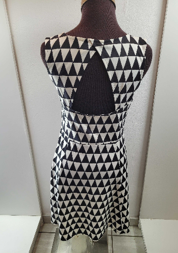 Image of H&M Black & White Pattern Dress