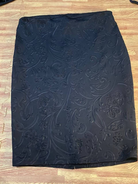 Image of Black Pattern Imprinted Skirt
