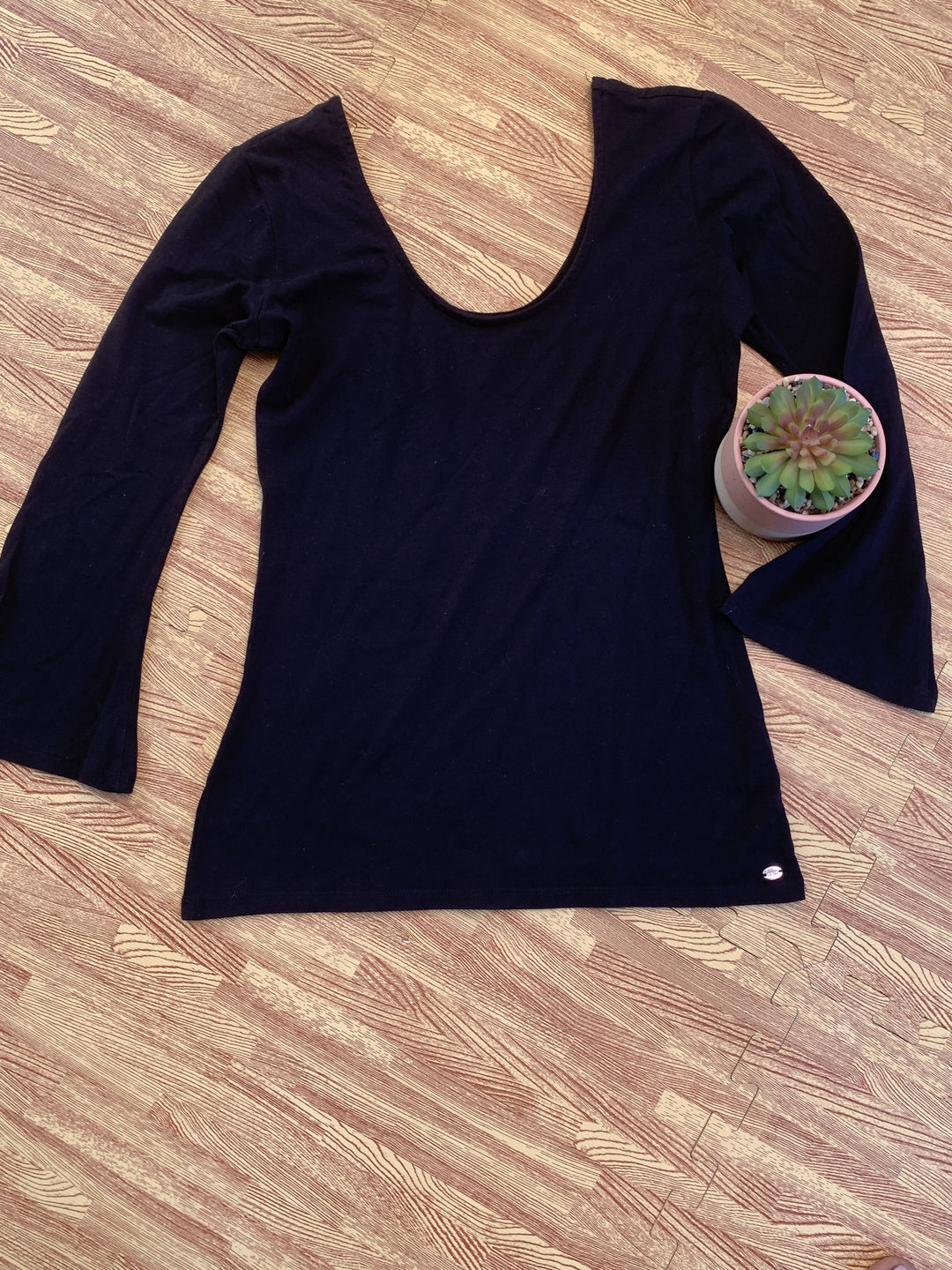 Image of Guess Black Wide Sleeve Top