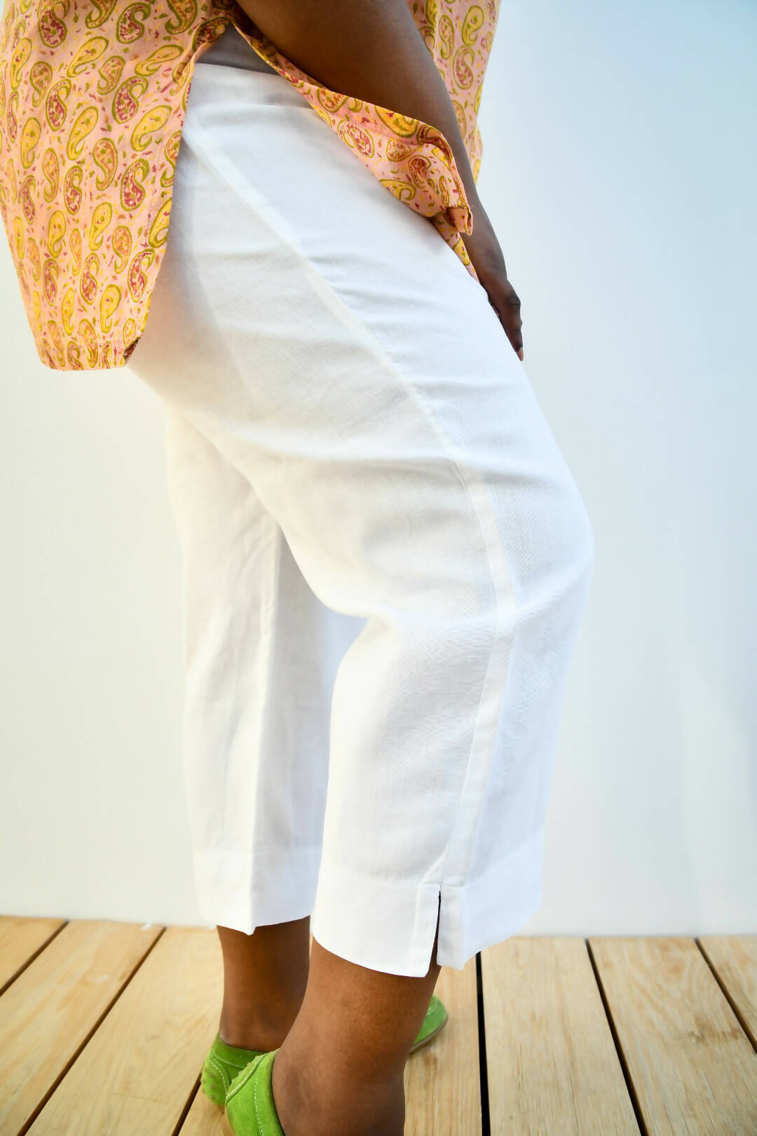 Image of Cropped Linen Pants