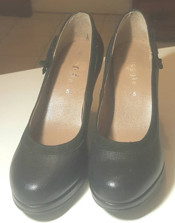 Froggie Black leather heels